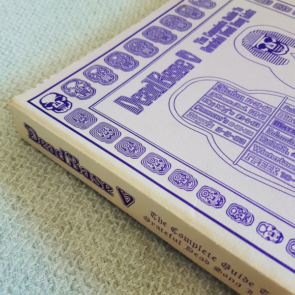 DeadBase V Grateful Dead Book of Setlists and Song Statistics - Picture 2 of 6